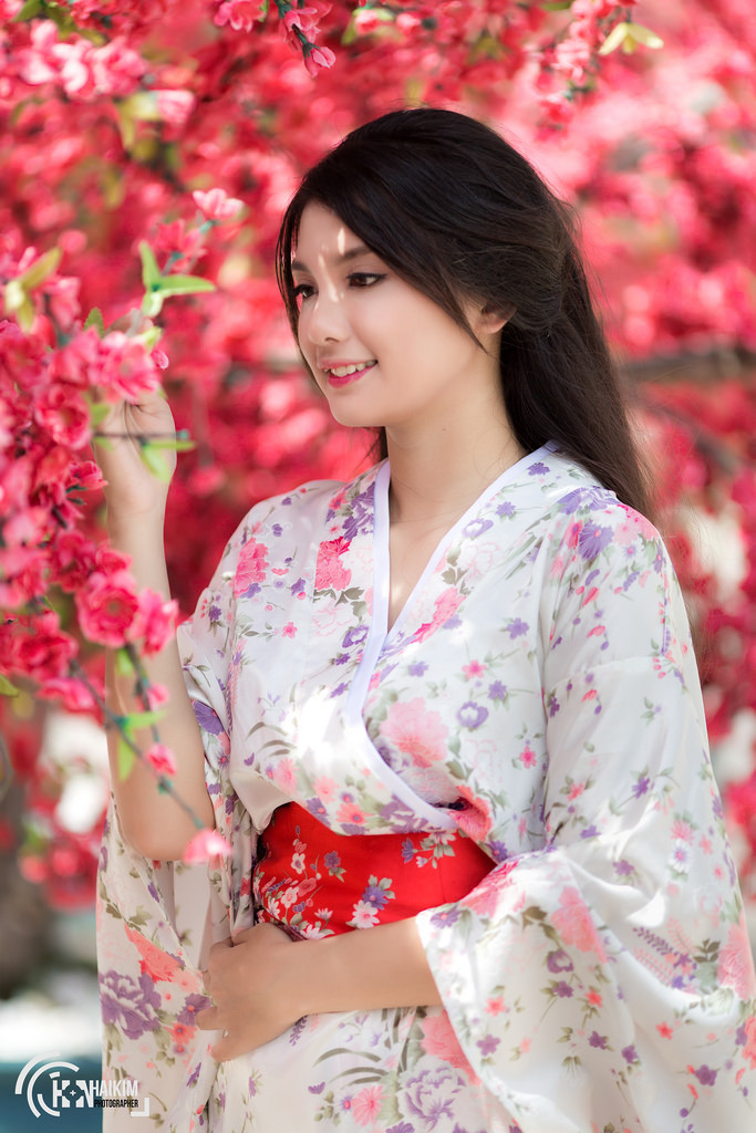 女的越疼男的越往里寨的視頻