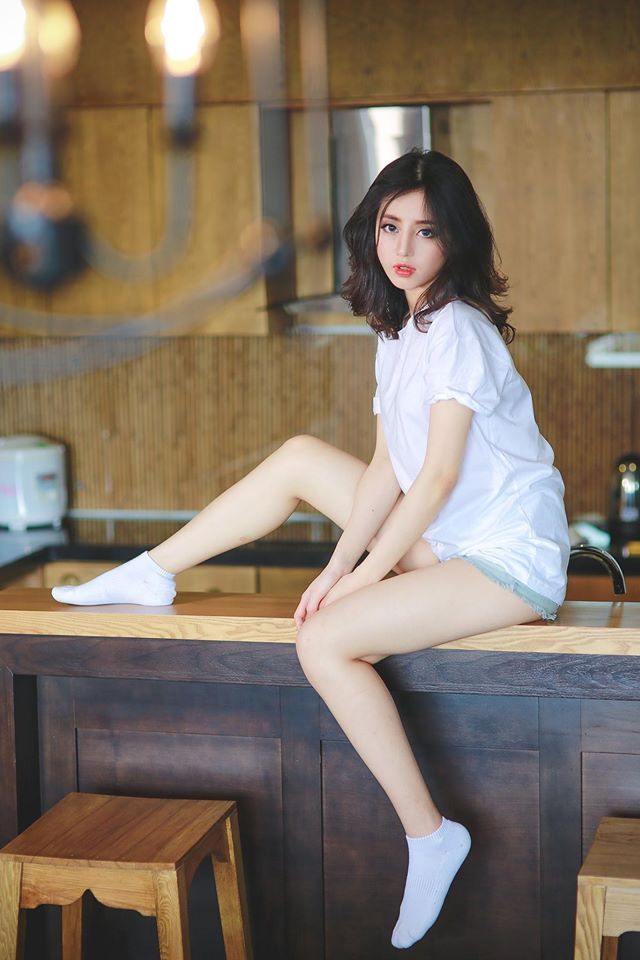 廚房掀起餿裙子挺進(jìn)