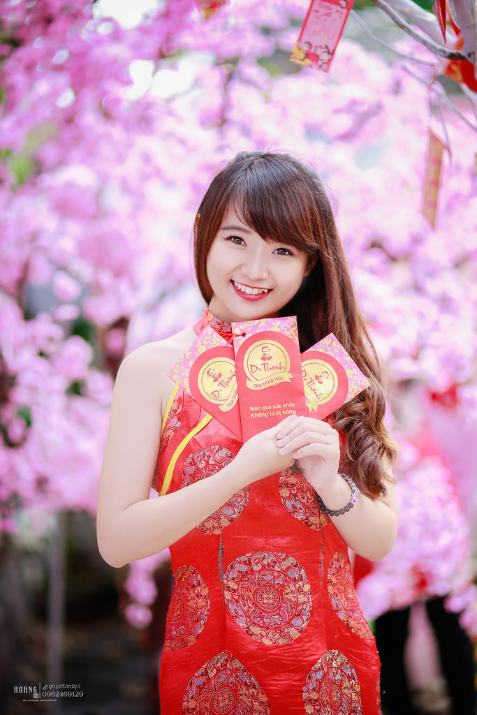 大胸女學(xué)生